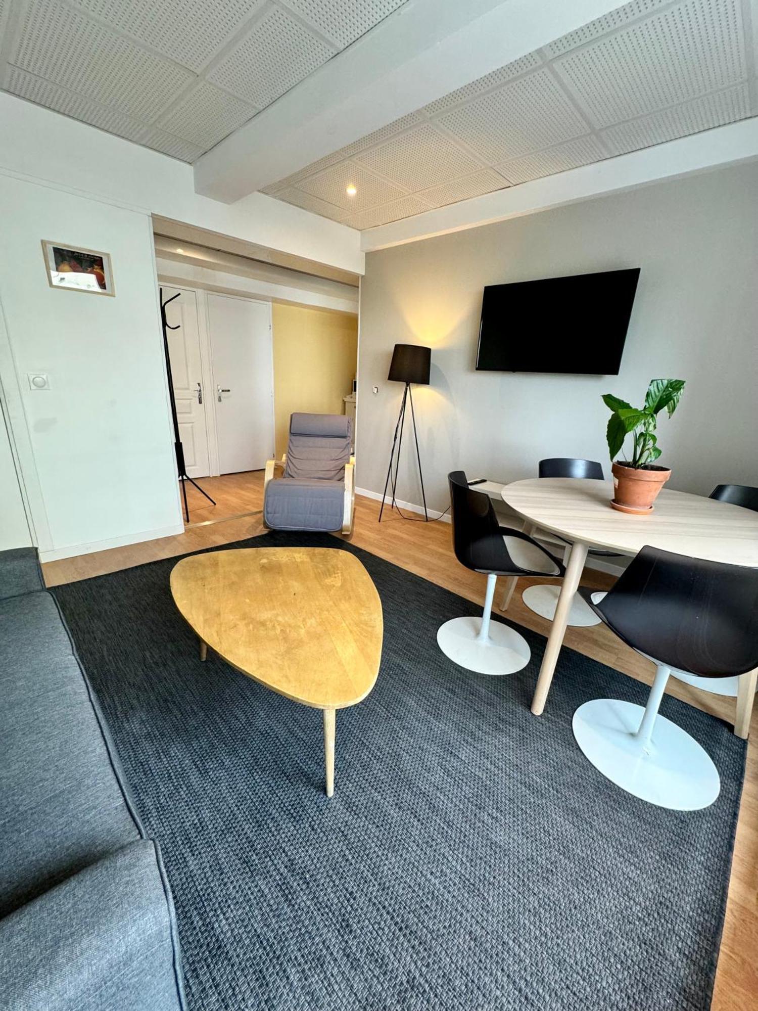Appartement Lumineux Et Renove Pres De Montmartre "Amelie" Париж Экстерьер фото